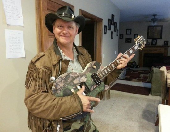 Turtleman Ernie Brown Jr dead or alive? Wiki/bio, age, wife, kids, net ...