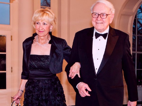 Who is Warren Buffet's wife Astrid Menks? Her Wiki-Bio facts.