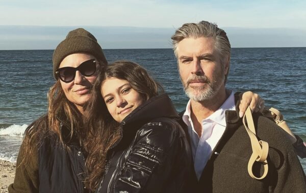 Genevieve Gorder Biography: Age, Husband, Daughter, Net Worth, TV Shows ...